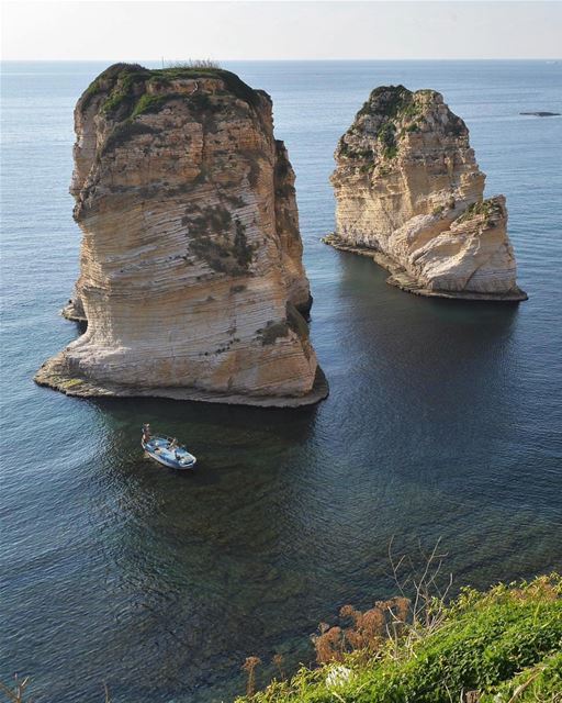 🇱🇧 Postcards of the city.By @libano_brasil  Rawché  Rawshe  Beirut ... (Ar Rawshah, Beyrouth, Lebanon)