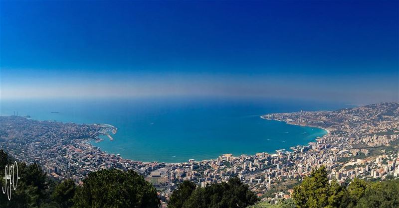 Priez pour nous sainte Mère de Dieu,afin que nous devenions dignesdes... (سيدة لبنان حريصا)