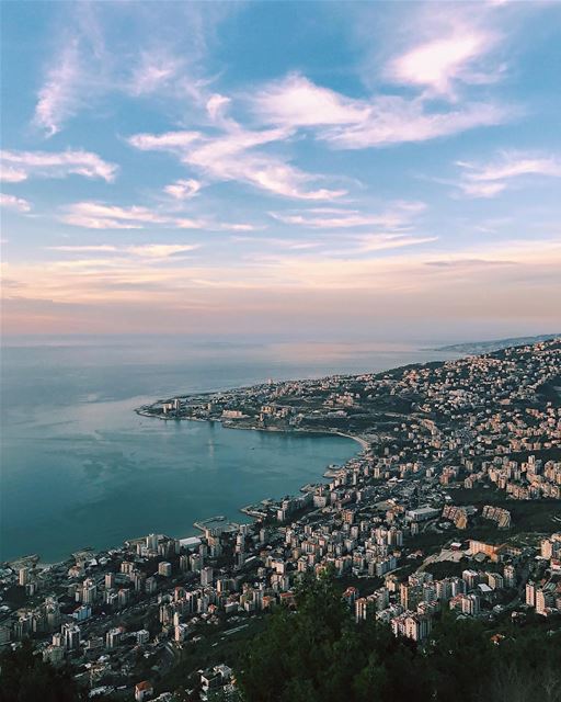 Procura por um local espetacular para contemplar o pôr do sol no Líbano?... (Harîssa, Mont-Liban, Lebanon)