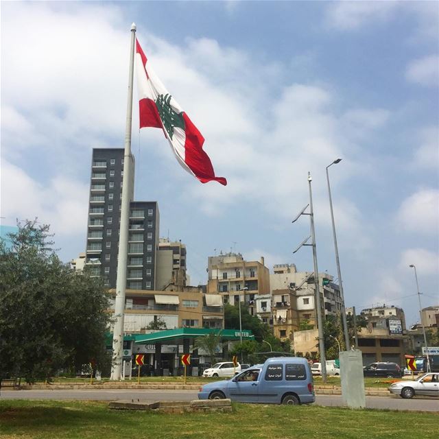  ptk_lebanon  whatsuplebanon  lebanon  ig_lebanon  flag  cedar ... (Sinn Al Fil, Mont-Liban, Lebanon)