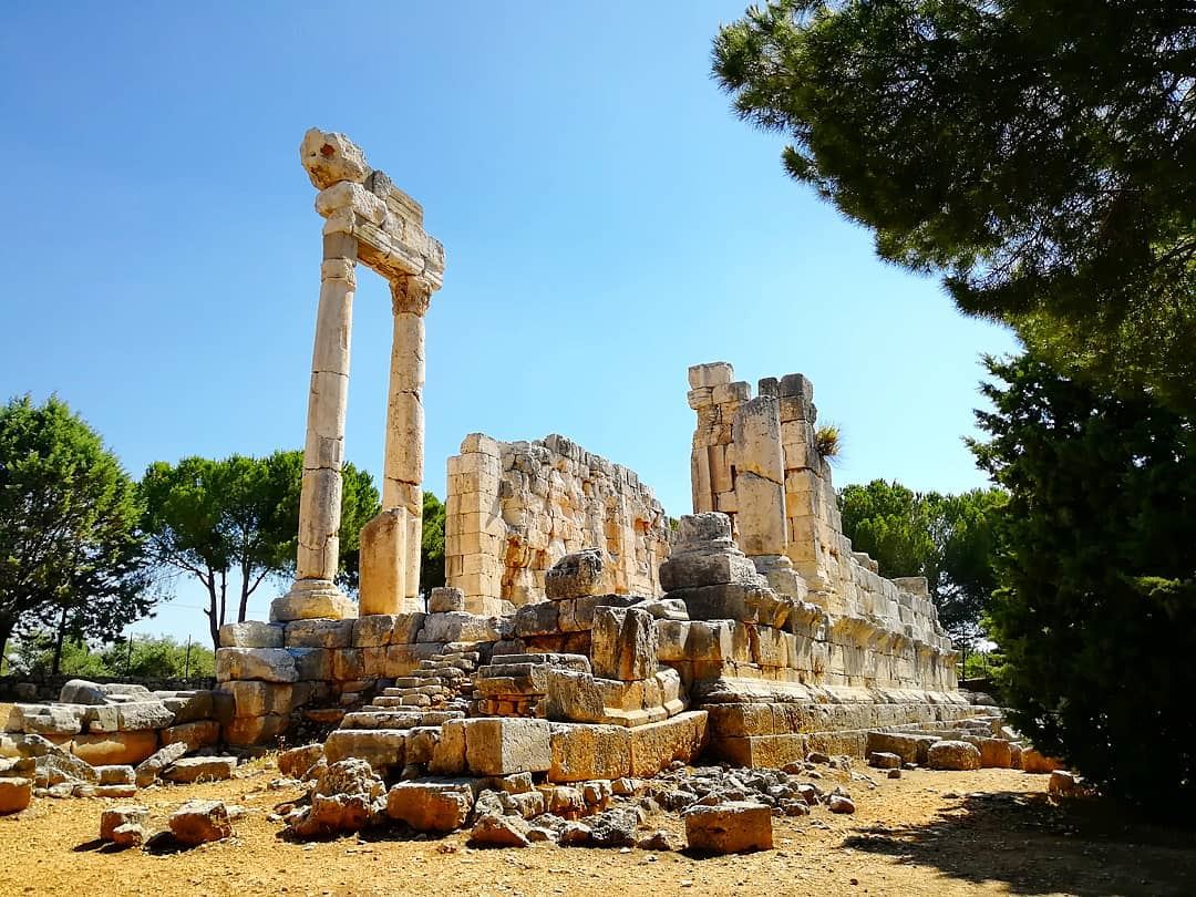 Qasr Naous Roman Temple lebanon ... (Nâous, Liban-Nord, Lebanon)