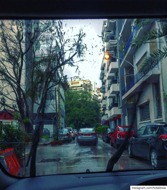 Rainy morning in Beirut 💧☔️💦 livelovebeirut ❄️🌊❄️ (Beirut, Lebanon)