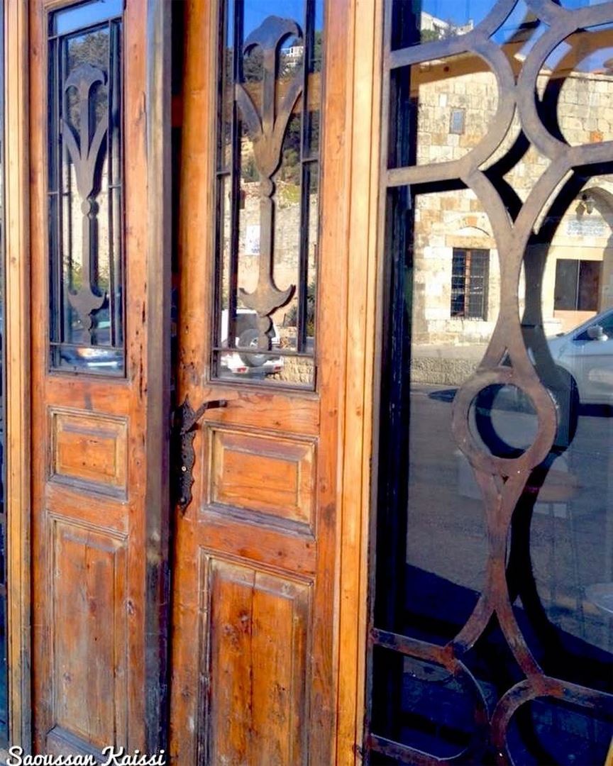  reflection  nostalgia  old  door  lebanonhouses  visitlebanon ...