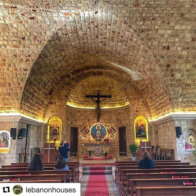  Repost @lebanonhouses (@get_repost)・・・Hello 👋🏻 LEBANONHOUSESPhoto...