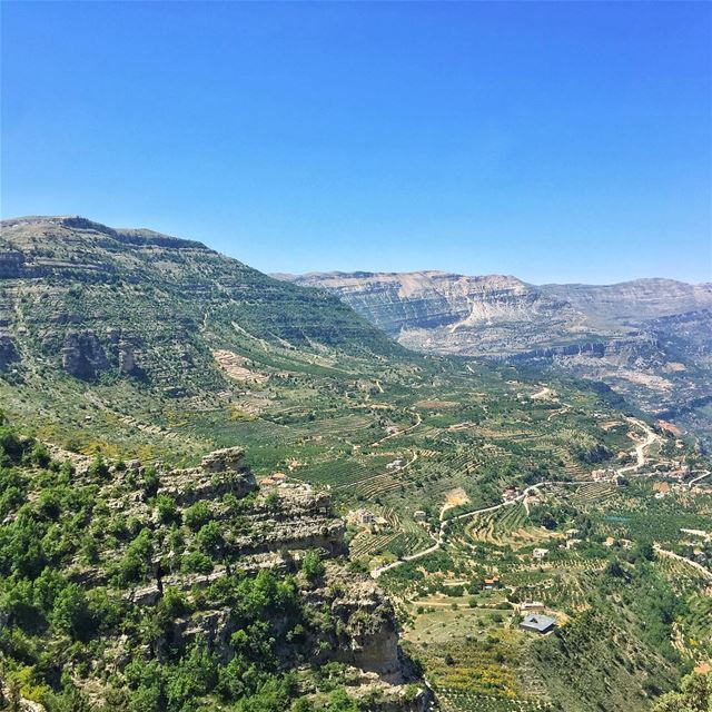 Rock of... (Akoura, Mont-Liban, Lebanon)