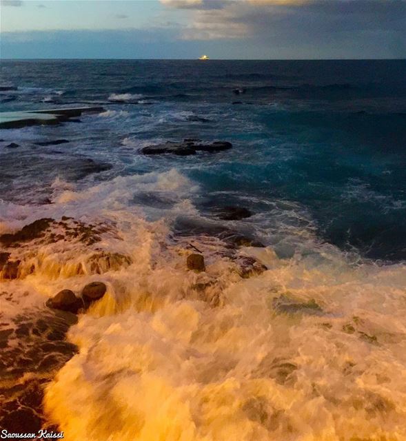  sea blue  waves  colors  sunset  boat  beirut ...