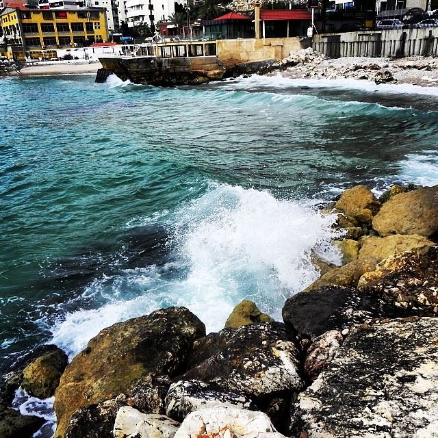  sea  waves  rocks  jounieh  Lebanon ...