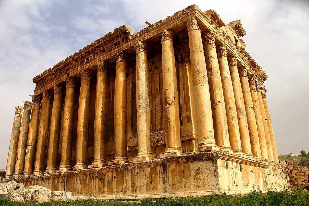 🏛🏛 sergesarkisphotography  photography  canon  canonphotography ... (Baalbek , Roman Temple , Lebanon)