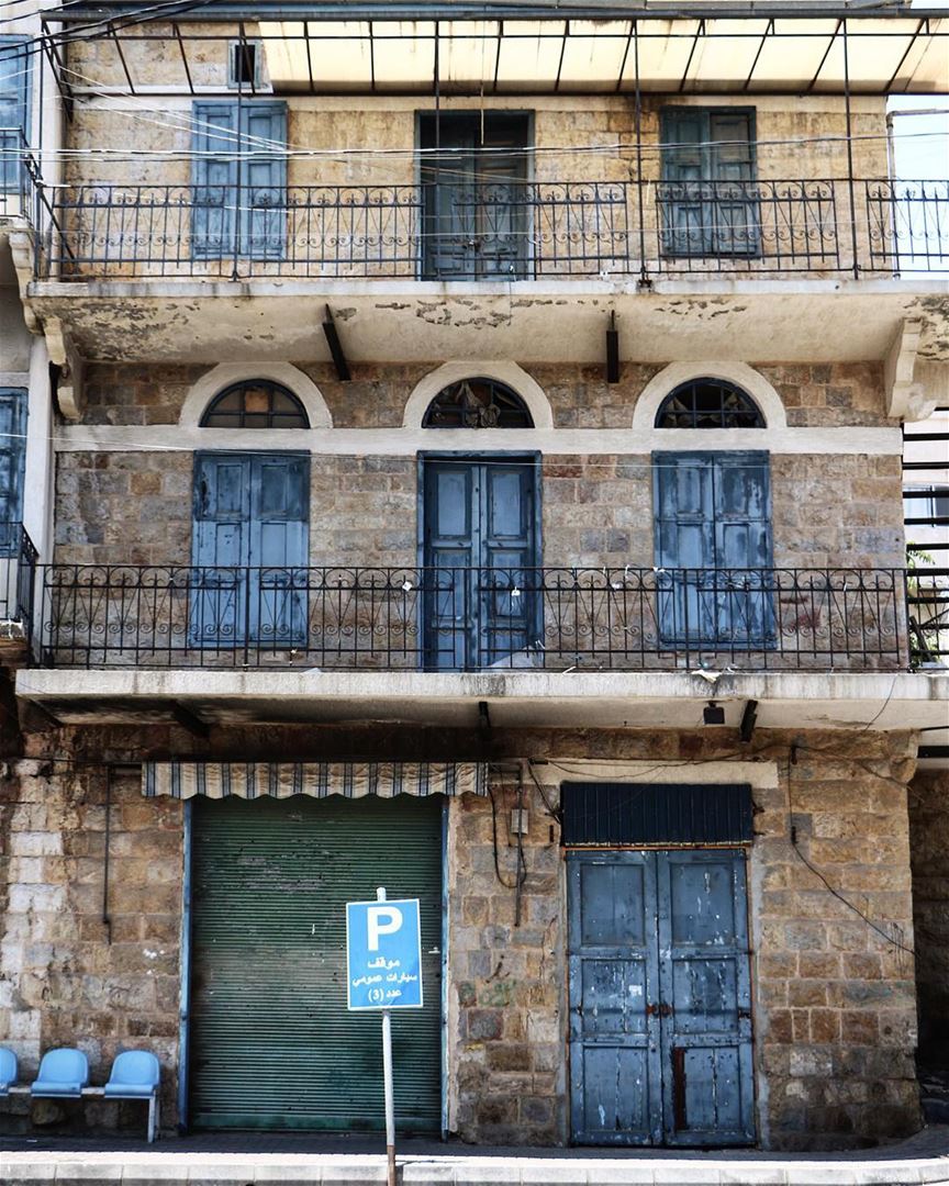Shades of blue @livelovemarjeyoun (Marjayoûn, Al Janub, Lebanon)