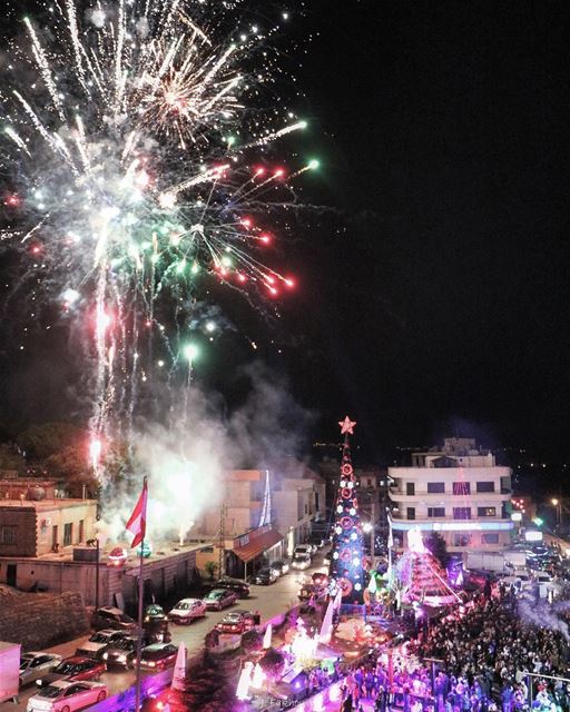 Shining hometown nights 🎄 @livelovemarjeyoun (Marjayoûn, Al Janub, Lebanon)