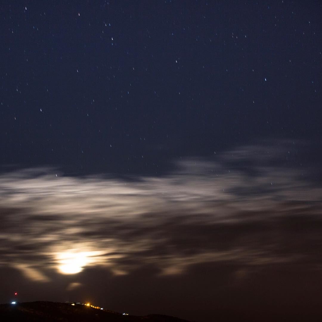 Shoot for the  moon 🌚 even if you miss, you'll land among the  stars ✨ (Tannurin At Tahta, Liban-Nord, Lebanon)