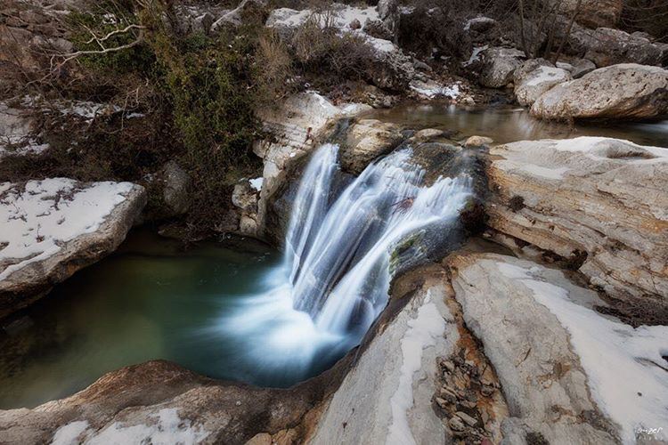  shouf  waterfall  winter  authentic  picture  photography  canon  canonme... (Chouf)