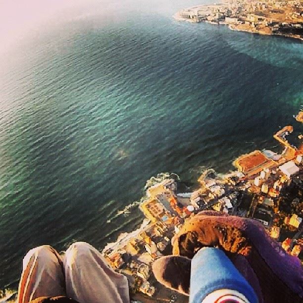  sky  lebanon  fly ...