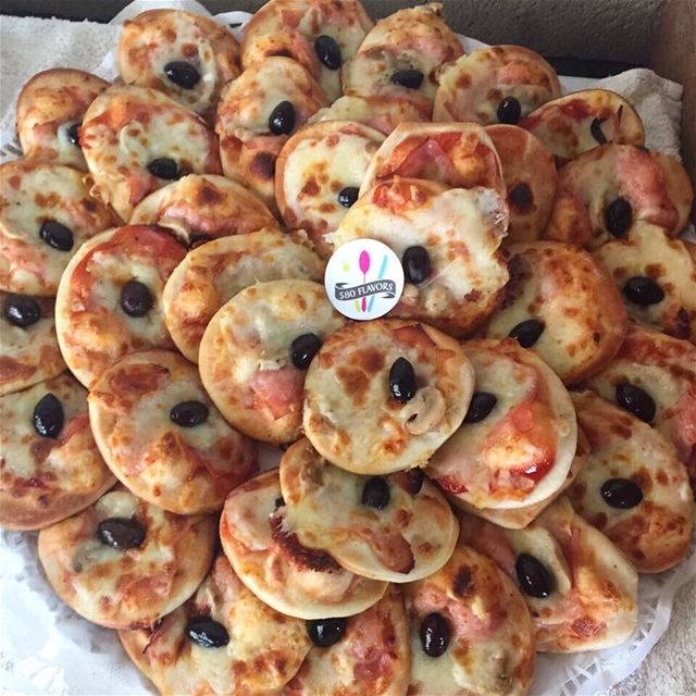 Small pizza 🍕 😍 made for dieting 😂🤣🤦‍♀️ @moajanat.el.daif  zgharta .... (Zgharta)