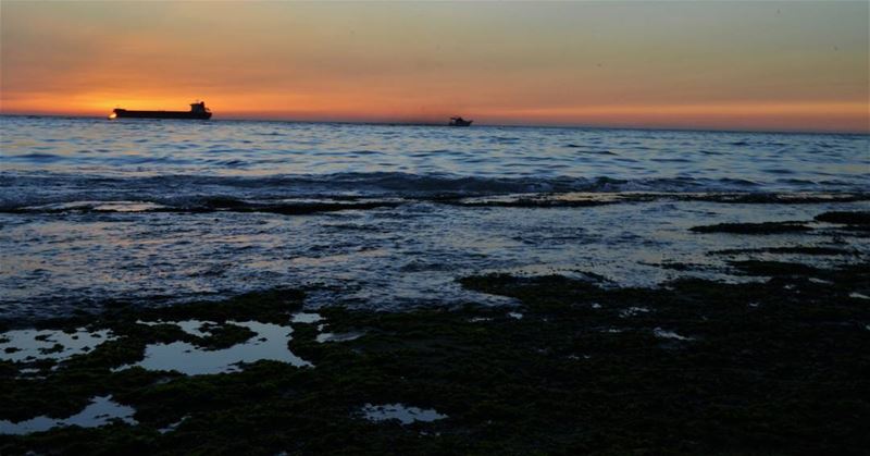 Sneak peek sunset.☀ (Dbayeh, Mont-Liban, Lebanon)