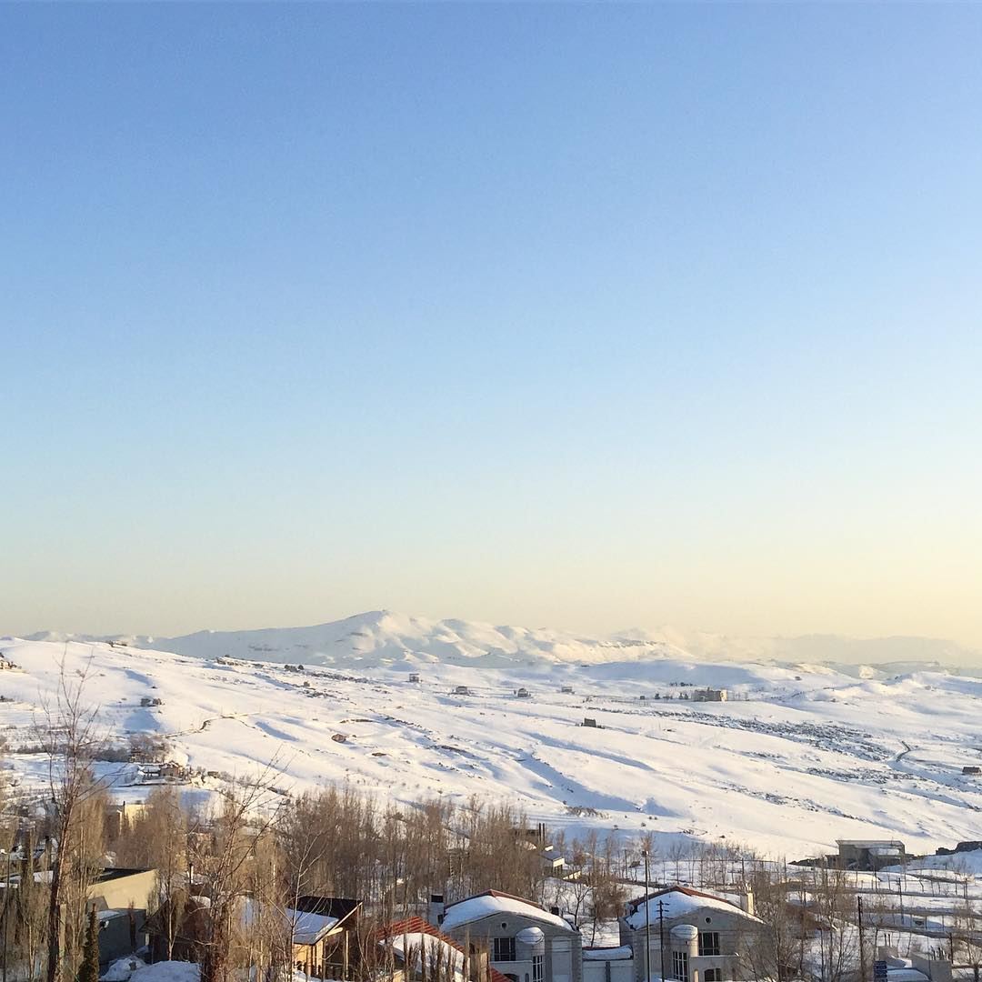  Snow caped  mountains are such a  pretty sight ! @faqraclub  lebanon ... (Faqra Kfardebian)