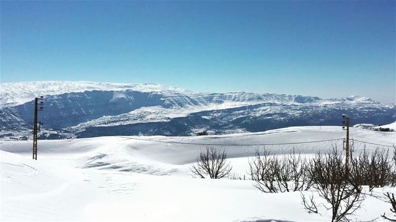 .––––––––––––––––––––––––––––––––––– snowshoeing  laqlouq  Lebanon–––––– (El Laqloûq, Mont-Liban, Lebanon)