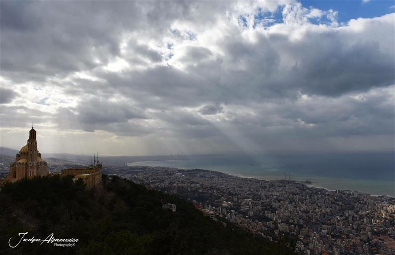 Sometimes we just have to let things go...  sky nolimits clouds beauty... (Harîssa, Mont-Liban, Lebanon)