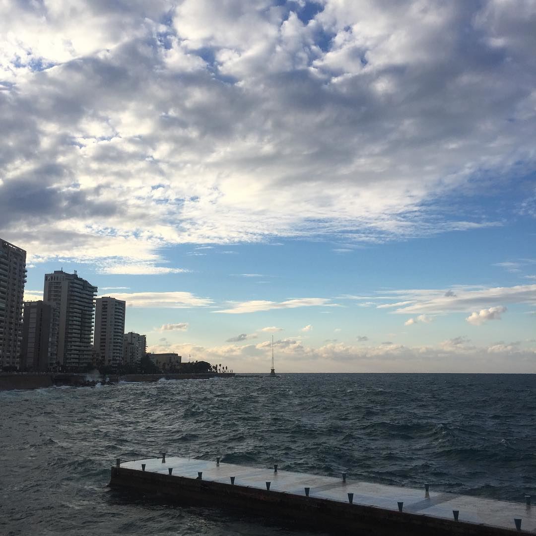 Sunday's sky ❤️  beirut  love  lebanon  lebanonspotlights  lebanontimes ... (Ein el Mraysseh)