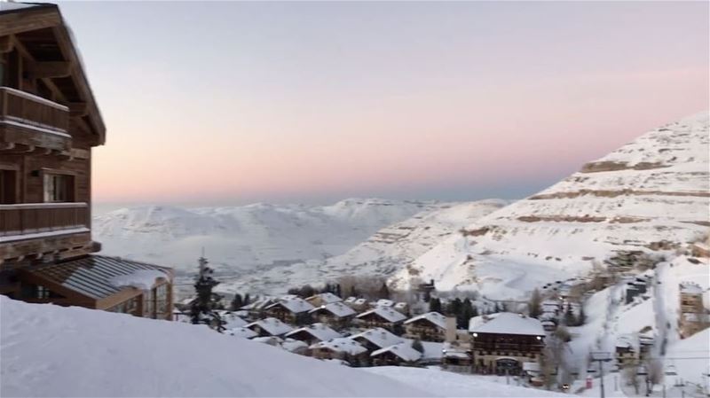 Sunny Sunday ☀️☃️🗻  faraya  mountains  sunset  lebanon  love 🇱🇧 @thaliaa (Faraya, Mont-Liban, Lebanon)