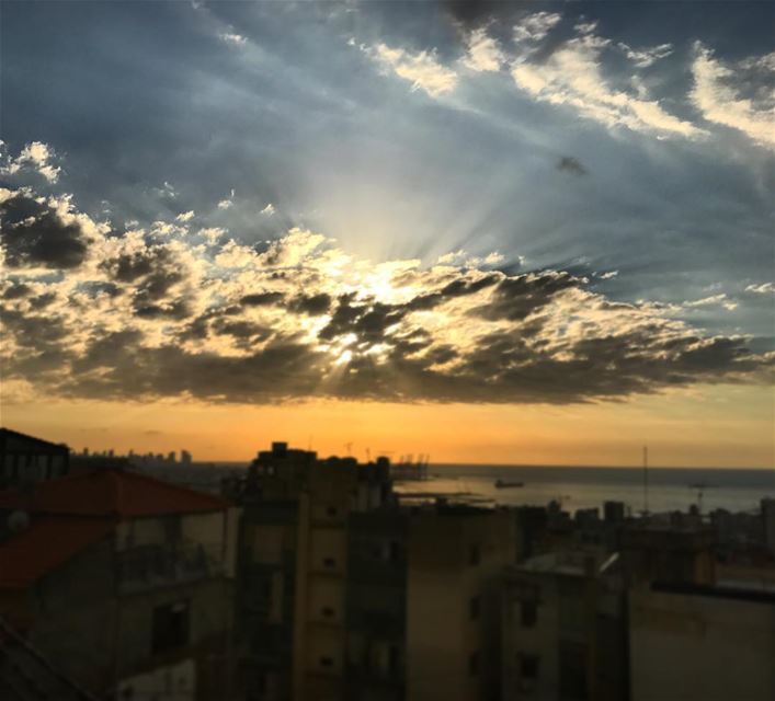 🌅 sunset  sun  beirut  lebanon  picoftheday  whatsuplebanon ... (Zalqa)