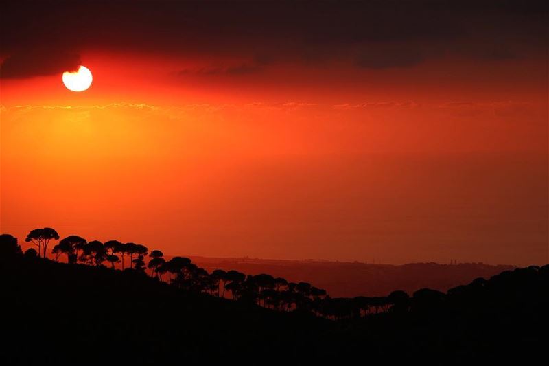 🌅.... sunset sunsetporn sunsetpics landscape landscapephotography... (Jezzîne, Al Janub, Lebanon)
