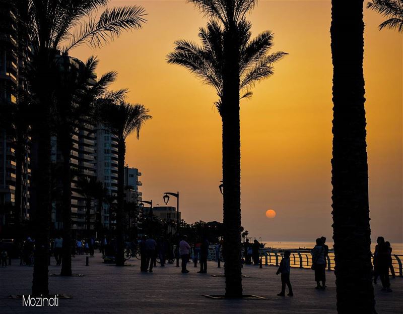  sunset sunsets sunsetlovers sunsetlove sunset_hub sunset_ig people... (Ain El Mreisse, Beyrouth, Lebanon)