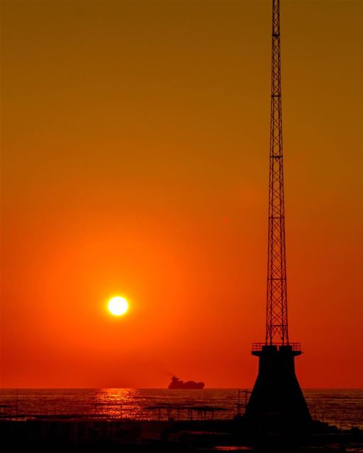 🌅🌅........ Sunset sunshine lebanon beirut sea landscape nature... (Ain El Mreisse, Beyrouth, Lebanon)