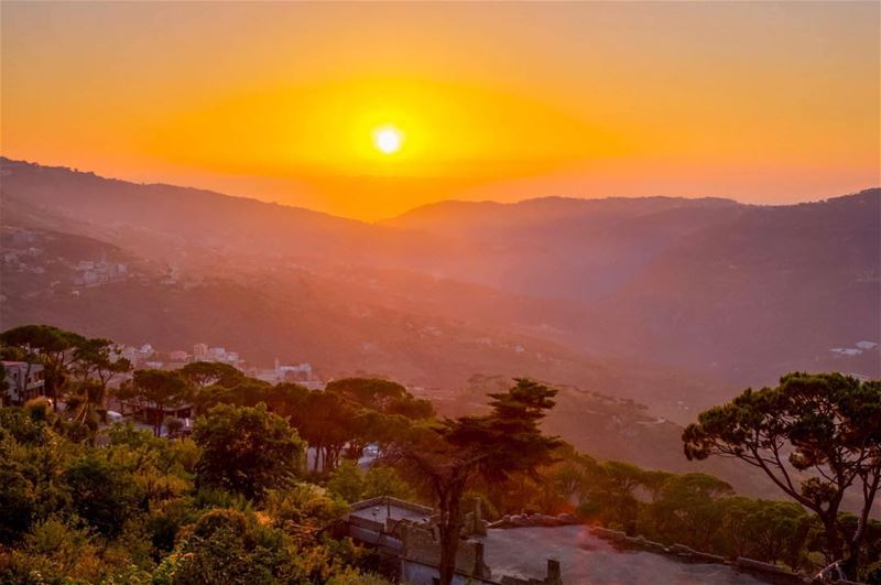 Sunset Sunshine mountains landscape nature beautiful wonderful lebanon... (El Qrayé, Mont-Liban, Lebanon)