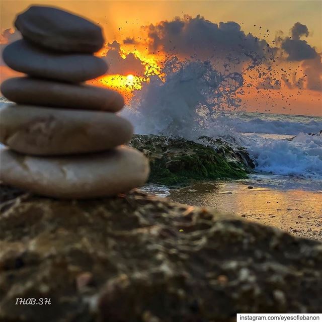 Sunset time from El Rmaileh 😍Credits to @ihab.sherry ・・・‏... (El Rmaileh, Mont-Liban, Lebanon)