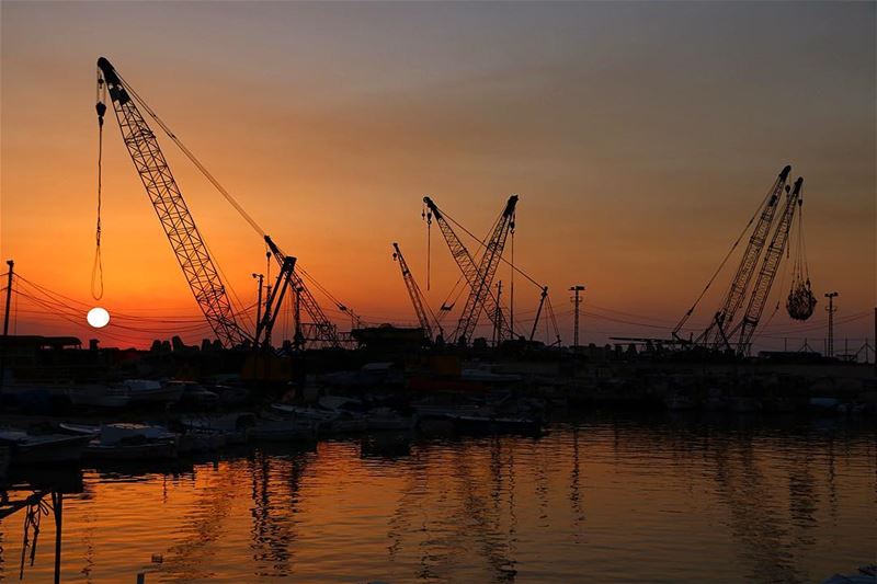  sunsetlovers 🌅.... sunset sunsetporn sunsetpics landscape... (Saïda, Al Janub, Lebanon)