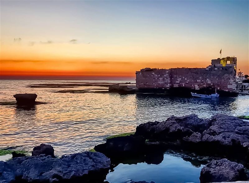 Sunsets in  Byblos are different 🇱🇧  livelovebyblos mycountrylebanon...