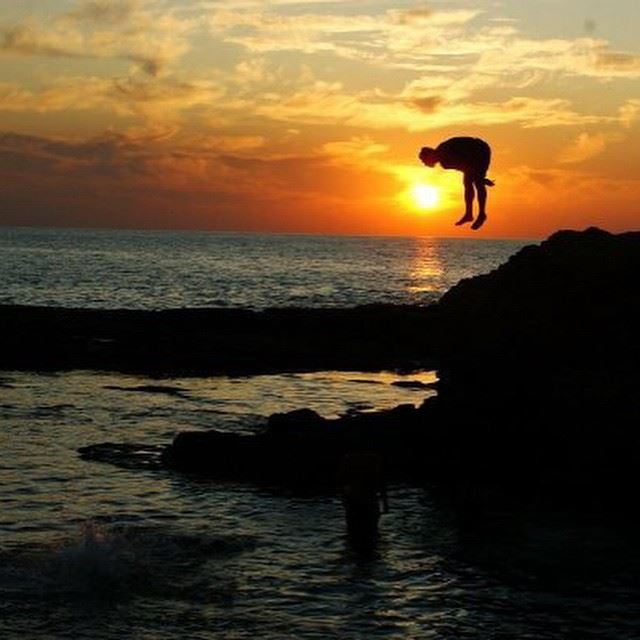  tb batroun bahsa sunset flying over the sun instapic instaphoto instalike...