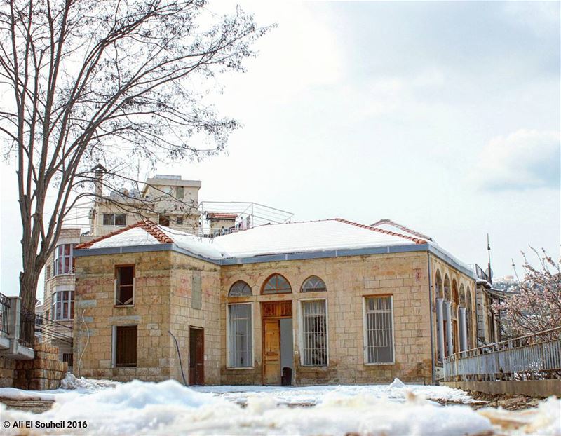  tb  jezzine  snow  winter  old  traditional  lebanese  house ... (Jezzîne, Al Janub, Lebanon)