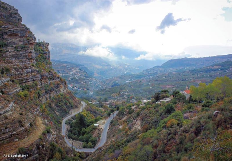  tb  sunday  hiking  nature  valley  mountains  mountlebanon  sky  clouds ... (Akoura, Mont-Liban, Lebanon)