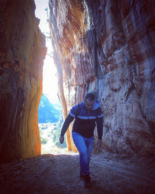  tb  sunday  hiking  rock  path  mountains  nature  mountlebanon  sun ... (Kafr Mattá, Mont-Liban, Lebanon)