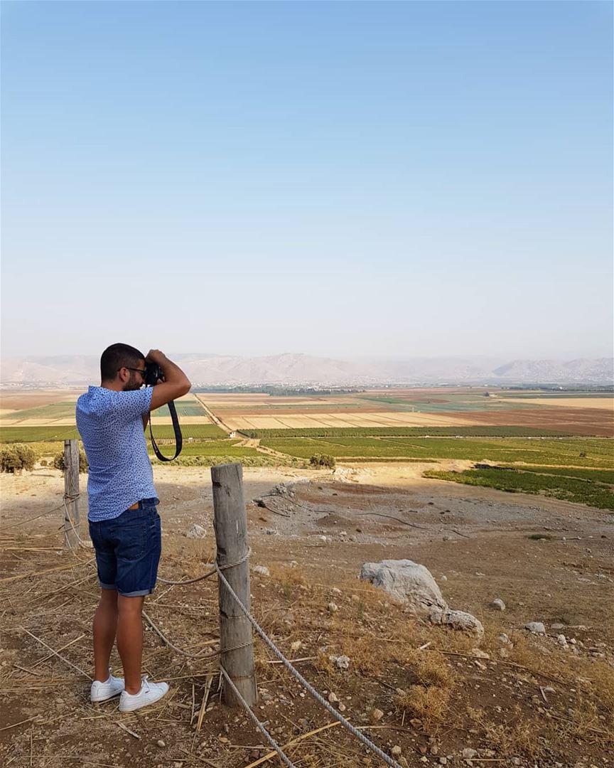 that magical carpet ⛰.. livelovebekaa lebanon beauty photography... (`Ammiq, Béqaa, Lebanon)