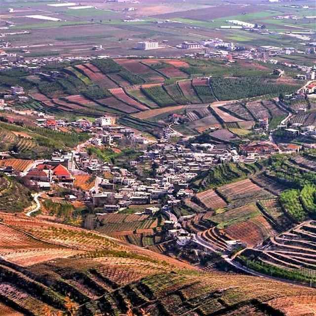 The colorful landscape of Ferzol 🏡--------------------------------------- (Fourzol, Béqaa, Lebanon)