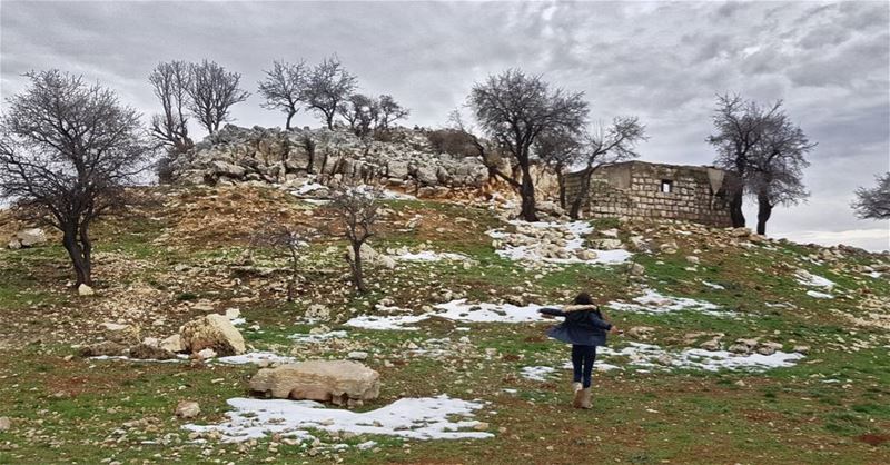 The earth has music for those who listen . . . livelovelebanon ... (Jabal Fâloûgha)