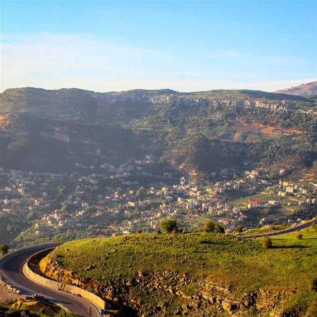 🏡🗻~The Montain's curves~🗻🏡🎵... lebanon  spring  nature  zaarour ... (Zaarour)