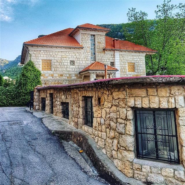 The old and the new  lebanonhouses  houses  mountain  village ... (Douma, Liban-Nord, Lebanon)