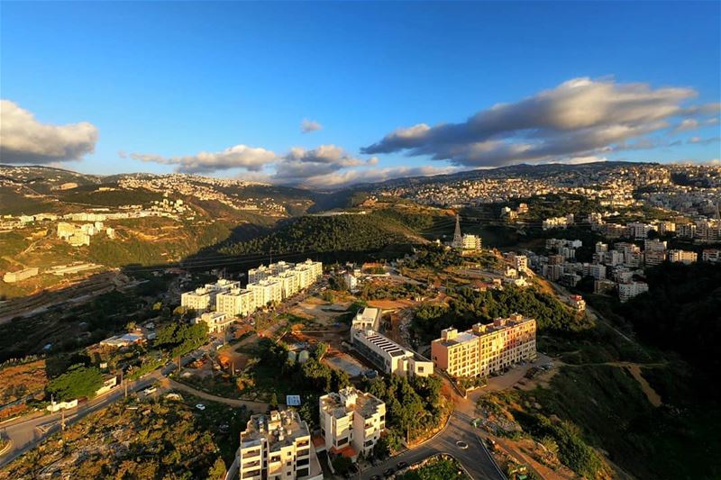 The other side of the... (Dbayeh, Mont-Liban, Lebanon)