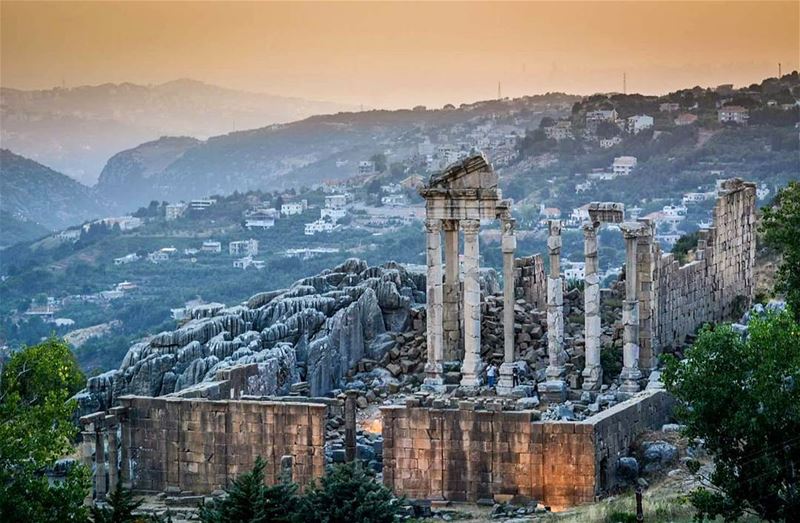 .The Roman ruins of Faqra-Kfardebian at Sunset. Good evening dear IGers... (Kfardebian)