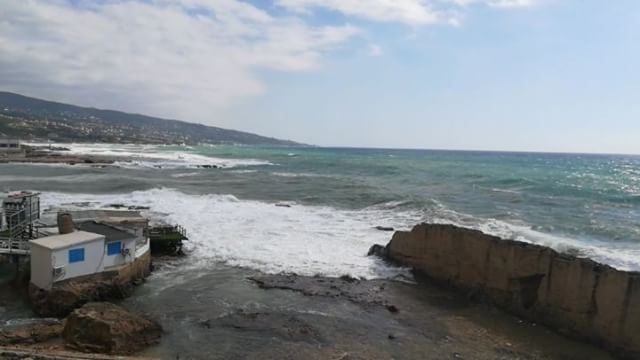 💞The sea is roaring with the wind 🏄  livelovelebanon ... (Phoenicien Wall)