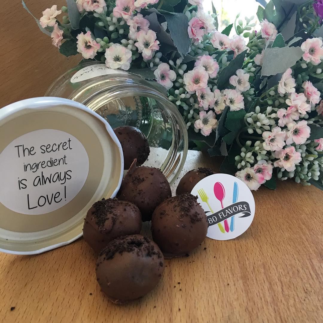 The secret ingredient is always love ❤️ tasty chocolate balls for Friday... (Zgharta)