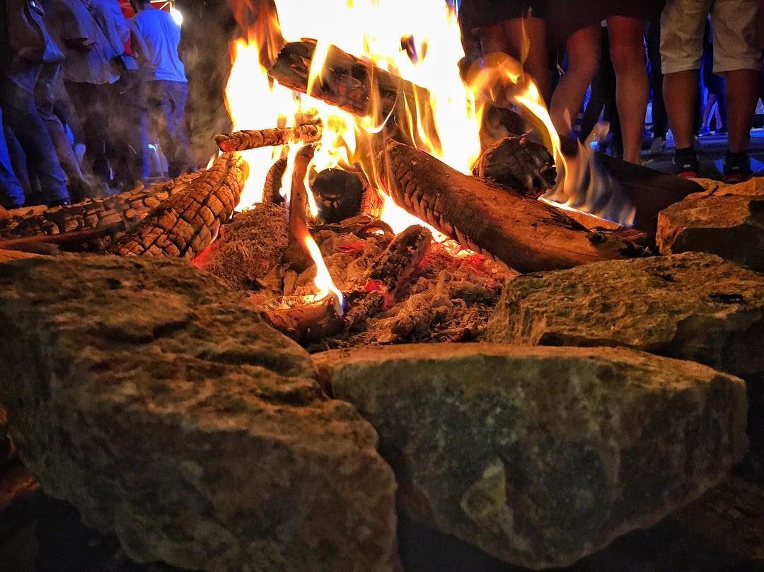 The smell of a bonfire 🔥🌌  livelovebeirut  lebanonspotlights... (Mount Lebanon Governorate)