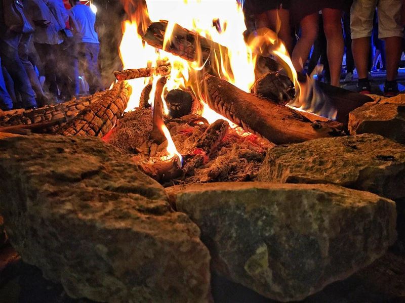 The smell of a bonfire 🔥🌌  livelovebeirut  lebanonspotlights... (Mount Lebanon Governorate)