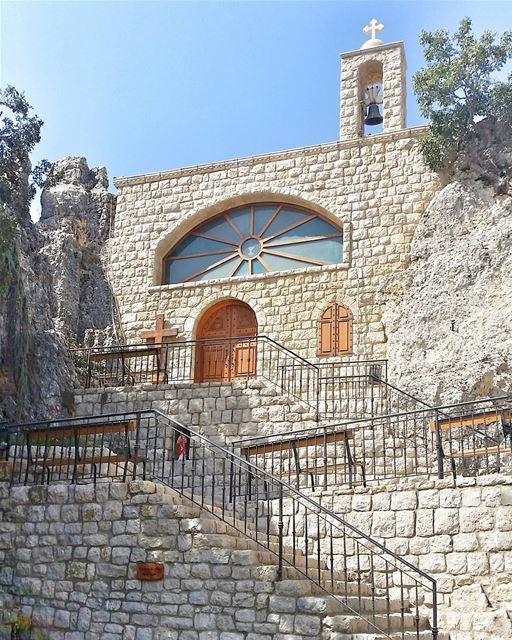 The True Church can never fail. For it is based upon a rock.⛪(2/2)  ... (رعشين Raachine)