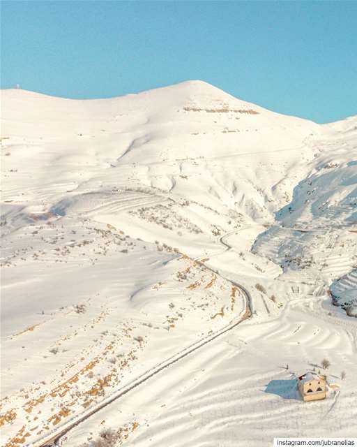 The White Path 🌬 (Hadath Al Jubbah, Liban-Nord, Lebanon)