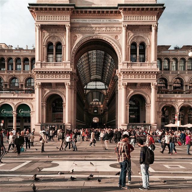 Tiny People in big places  Milan Milano architecture shotoniphone... (Galleria Vittorio Emanuele)